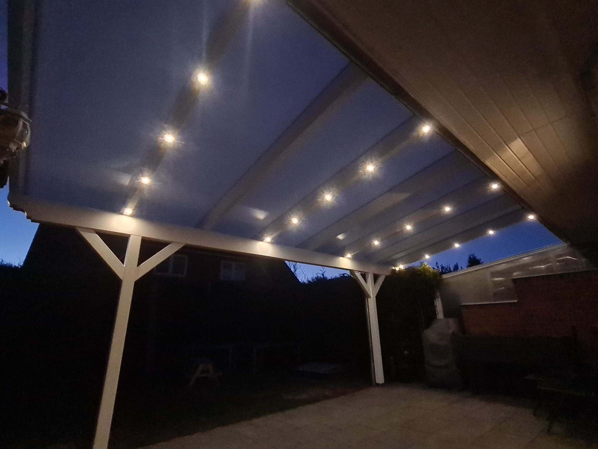 Terrassenüberdachung mit Licht – Ansicht 1
